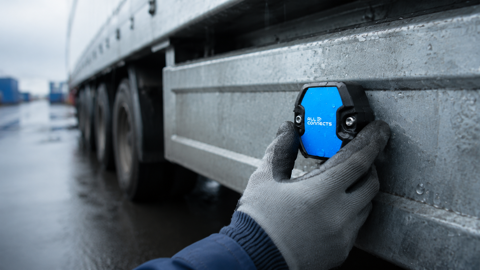 autonome BLE tracker bevestigd op een trailer